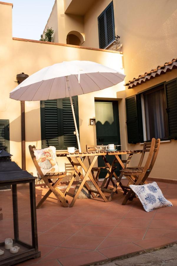 Raffinata Taverna Con Camino Cala Liberotto Exteriör bild