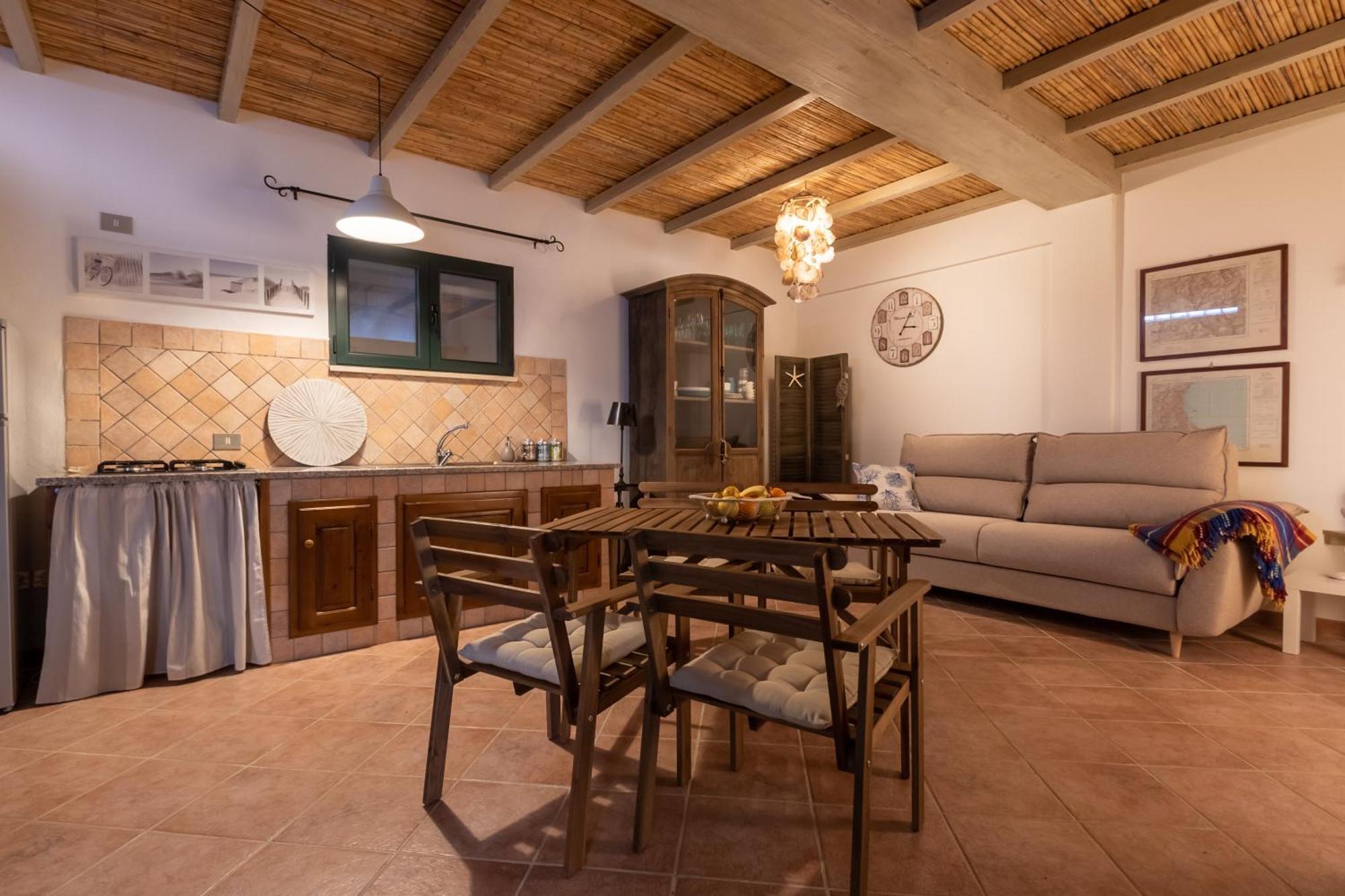 Raffinata Taverna Con Camino Cala Liberotto Exteriör bild